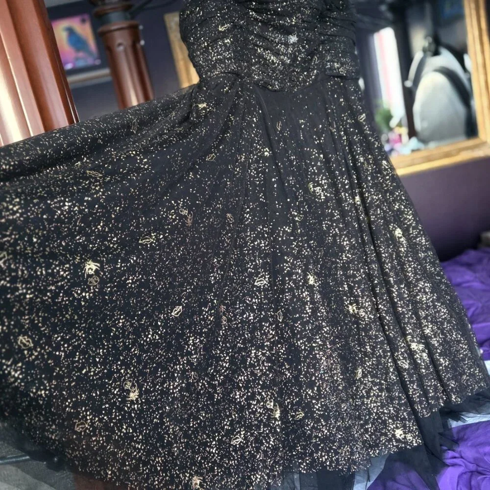 TORRID BETSEY JOHNSON GOTH PIN UP BLACK GOLD STRAPLESS TULLE TEA DRESS 18 - Picture 6 of 11